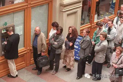 卢布暴跌近30%创历史,卢布大贬值始末