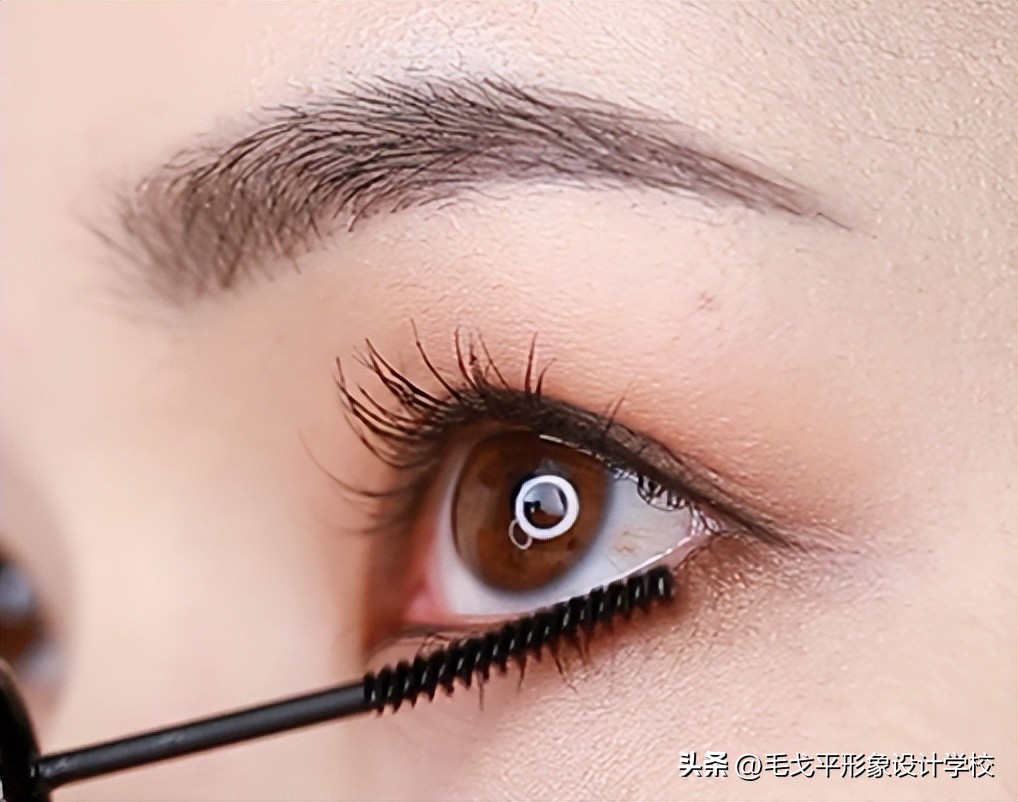 化妆师的冷门化妆技巧,超实用冷门化妆小技巧新手必看