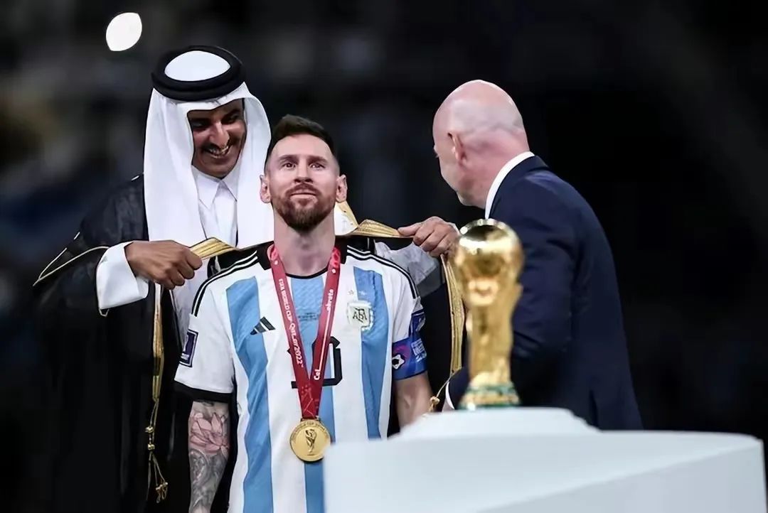 梅西捧杯完整版视频,梅西捧得大力神杯那段