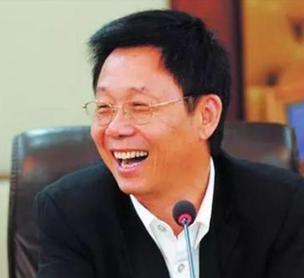 中山首富邓颖忠：穷小子500元起家，打造“纸茅”，赚得百亿身家