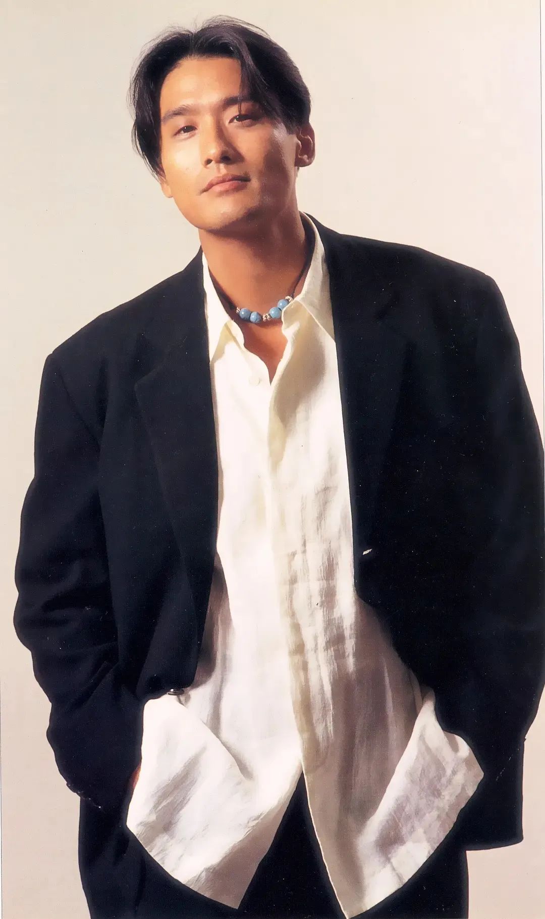 梁家辉亚洲第一美,梁家辉片场秀八块腹肌