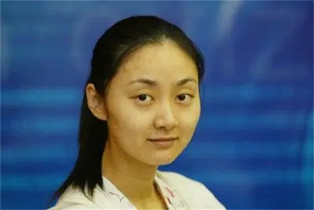 邢丹葬礼与老公丛飞合葬,深圳玫瑰丛飞邢丹怎么死的