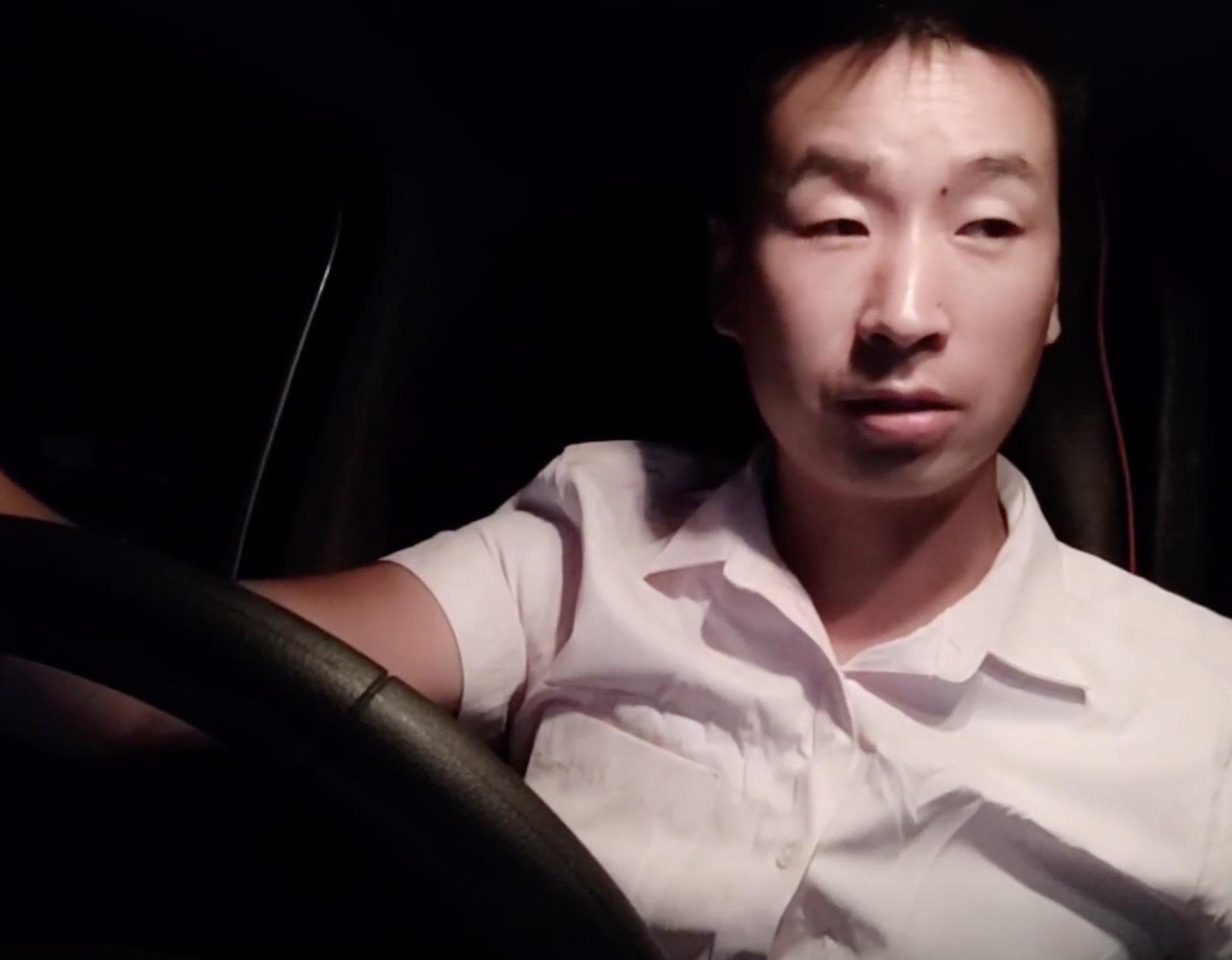 90后小伙做跨境电商卖服装,做服装批发生意一年能挣多少钱