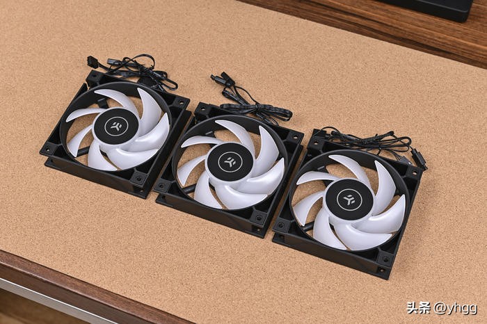 低调实用中塔——ROGZ690HERO+影驰4070Ti+银欣FARAB2装机展示