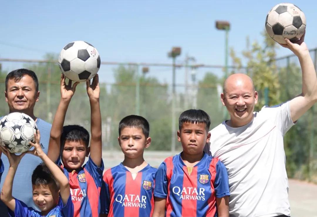 业余男足挑战国家队,业余队踢男足