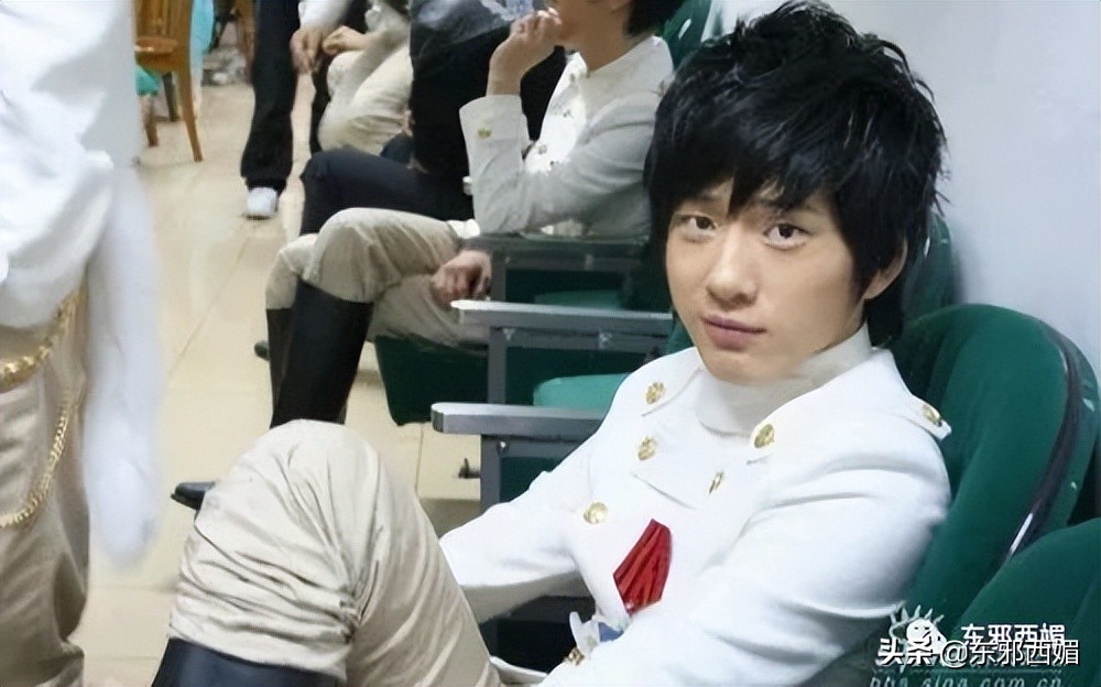 土得掉渣到极致,土得很掉渣