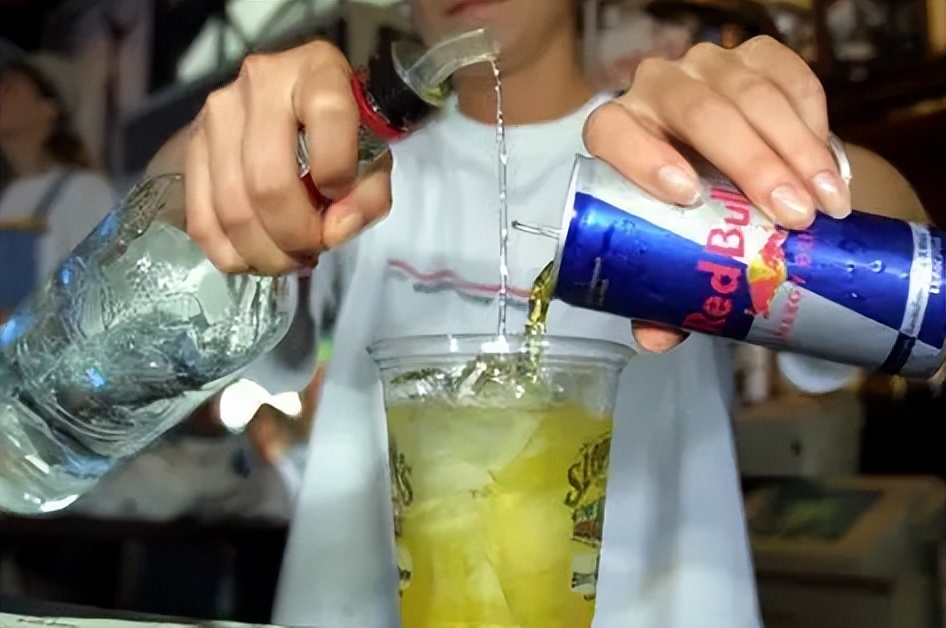 白酒是适合夏天喝还是冬天喝,夏季喝白酒的正确方法