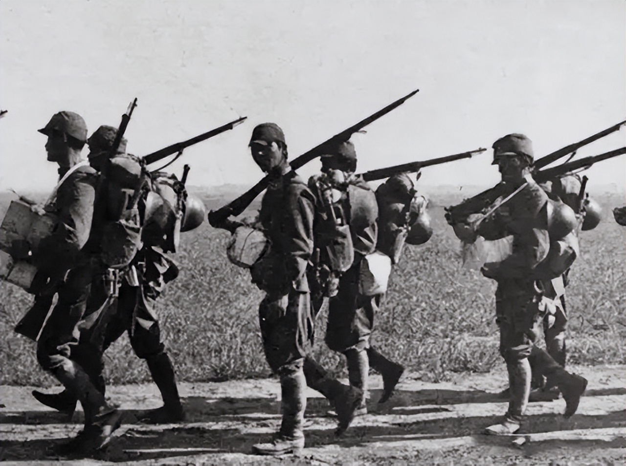 二战苏联俘虏了多少日军,二战末期日本60万俘虏