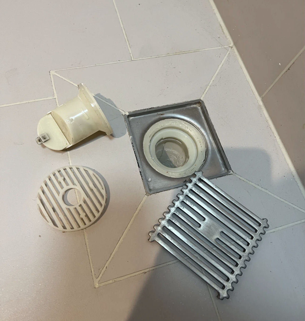 地漏有几种该怎么选择好点,地漏最好的选择方法