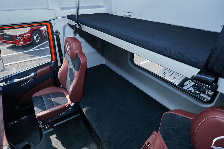 大马力大油箱大驾驶室！不到25万新英才黄金版460全都有