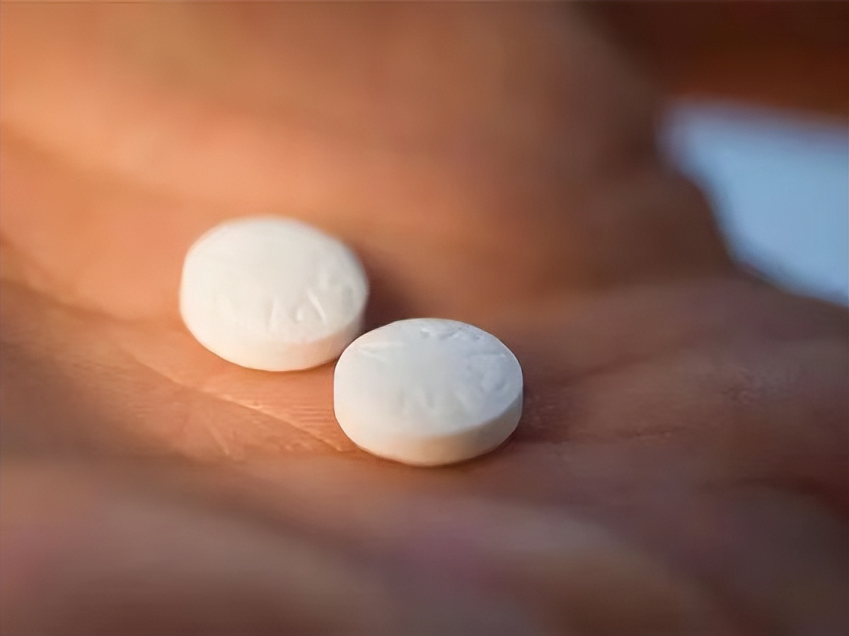 汪小菲“发疯文学”上热搜：原来，有钱人离婚也发疯啊