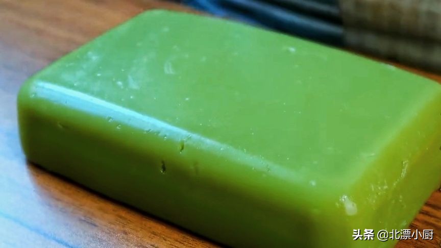 天热吃凉粉不用买，用一斤绿豆教你做，步骤详细简单，零失败