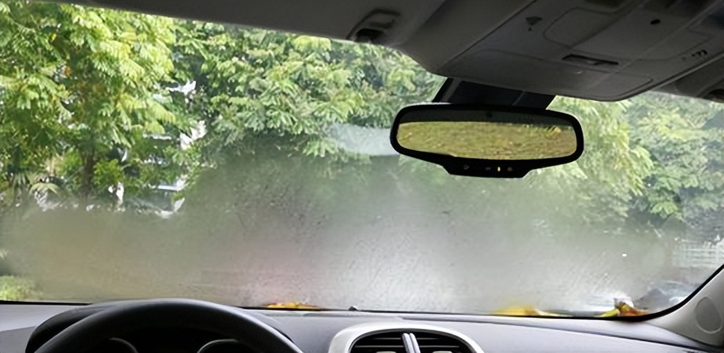 车子经过暴晒怎样正确开空调,天气太热车内空调正确使用