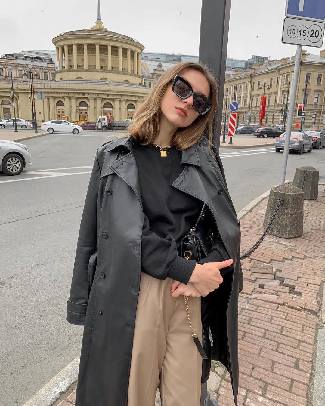 衣服就别扔了吧,衣服过时了扔掉吧