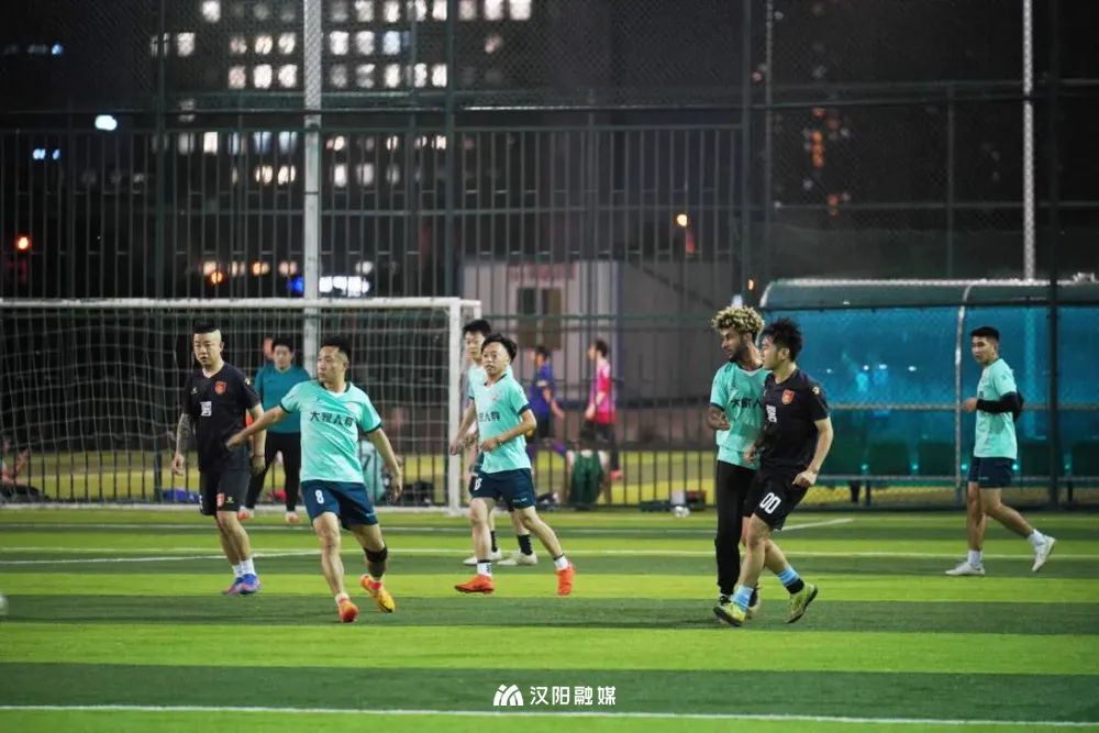 到汉阳踢球，512G的胃还不够用！