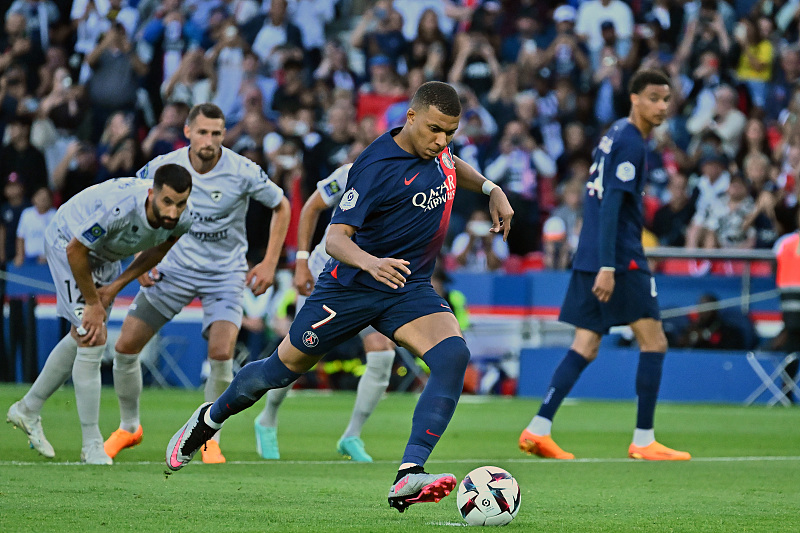 西媒确定皇马顶薪邀姆巴佩,曝皇马不会签姆巴佩凯恩