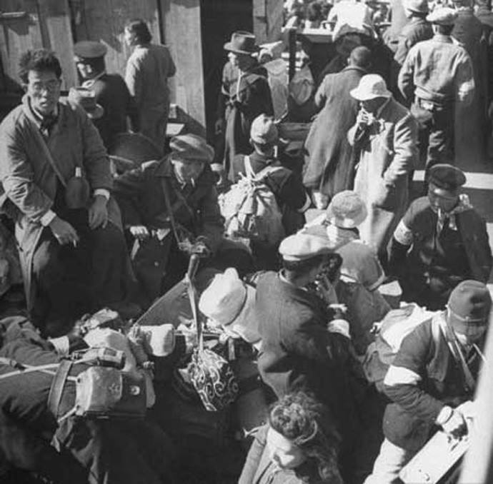 蒋介石善待日本战俘换来的是什么？日本战俘走时砸烂手表烧毁纸币