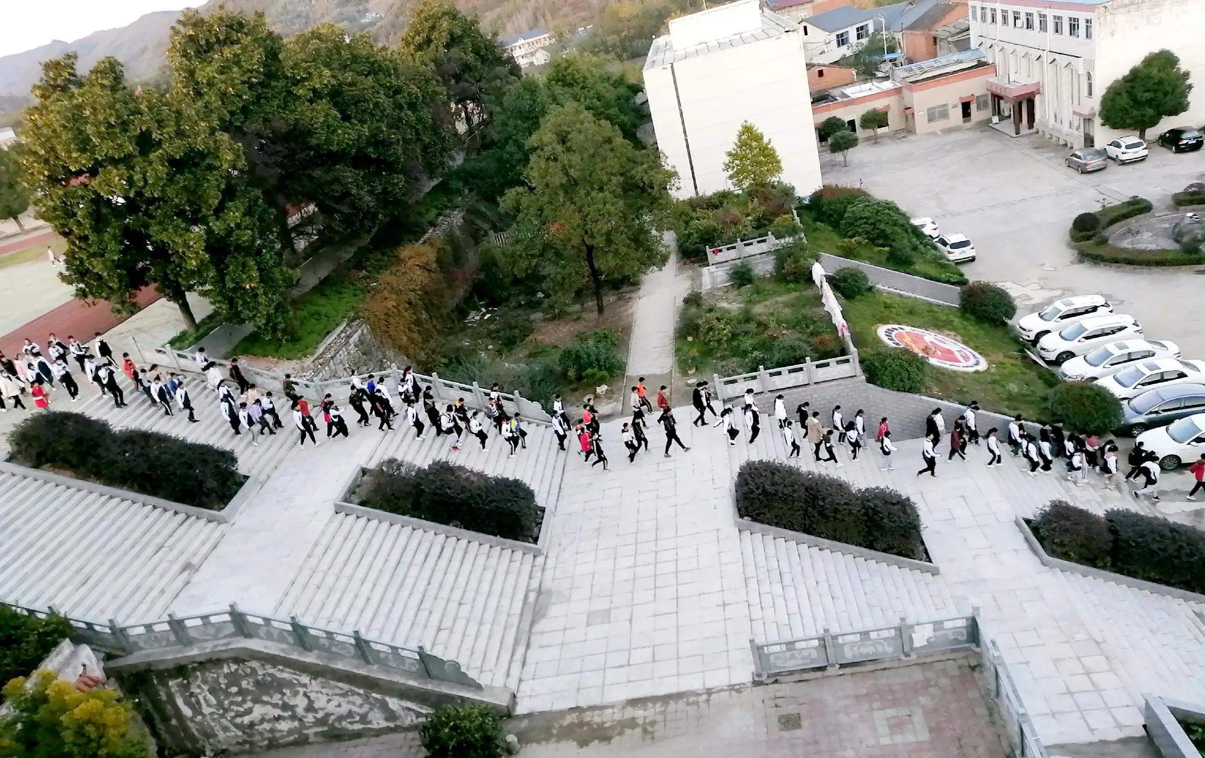 青曲中学的视频,青曲中学图片