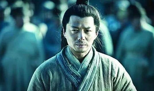 韩信落魄时在兄长家蹭饭,韩信是怎么得到重用的