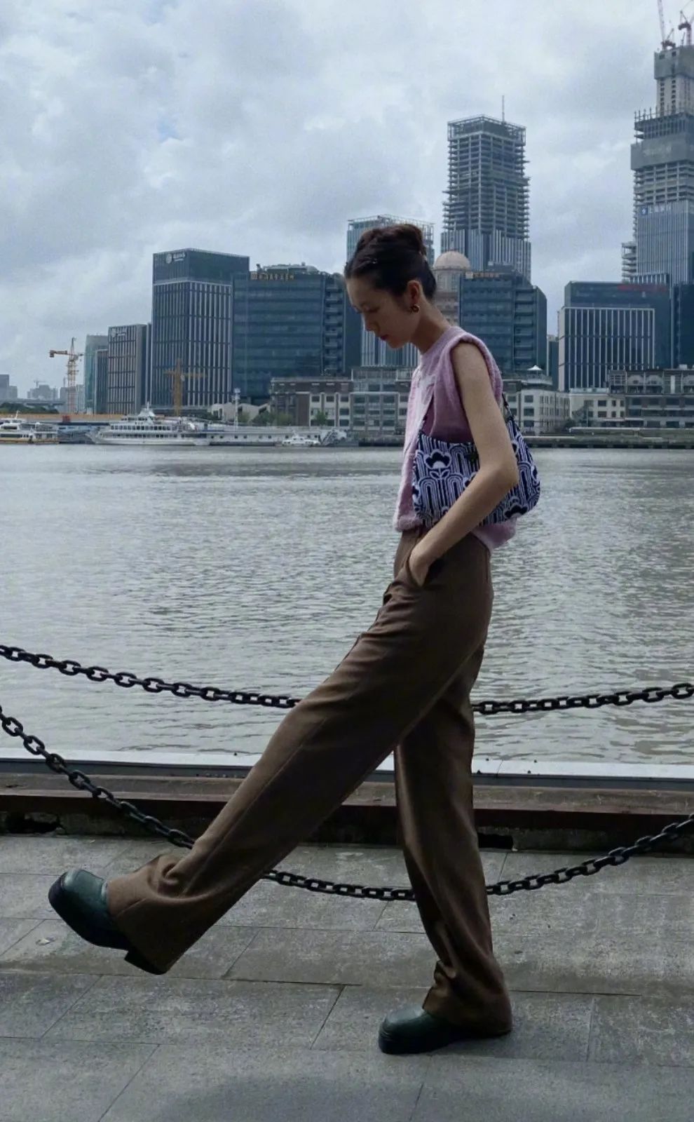 小个子穿什么鞋子更好看显得更高,显高显腿细的鞋推荐