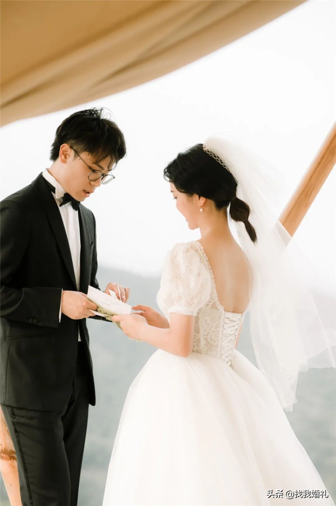 提亲订婚结婚这个流程是怎么样的,求婚订婚领证办婚礼是怎样的流程