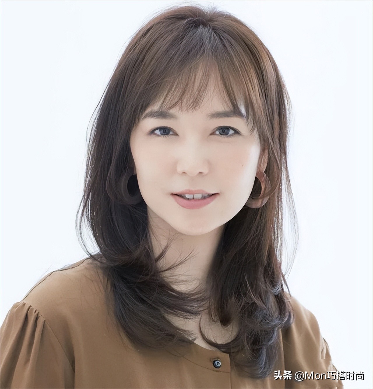 中年女性烫哪种发型最时尚,说说40多岁中年女性烫什么发型