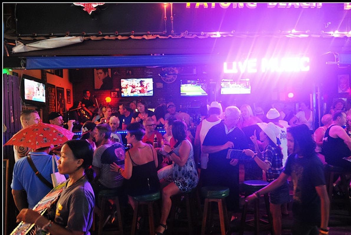 美国男子中彩票后买彩票又中奖,美国大叔买彩票中19亿巨奖