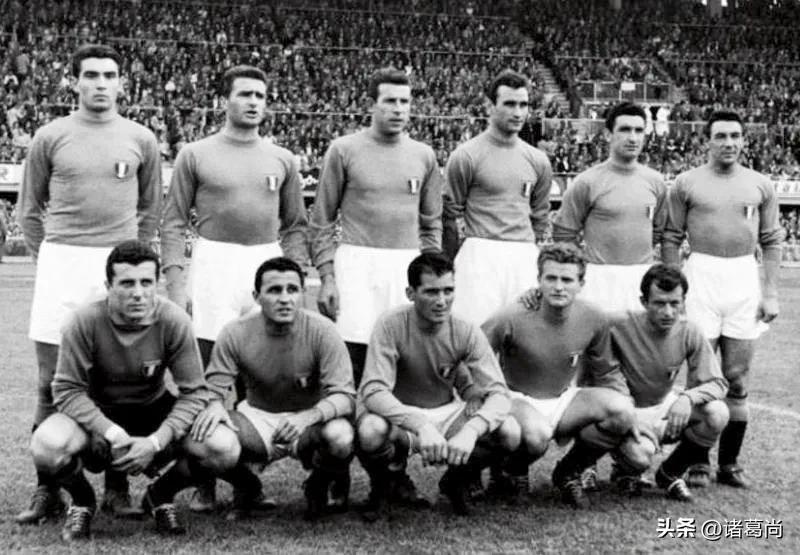 曾经的男模军团，意大利世界杯球服变革