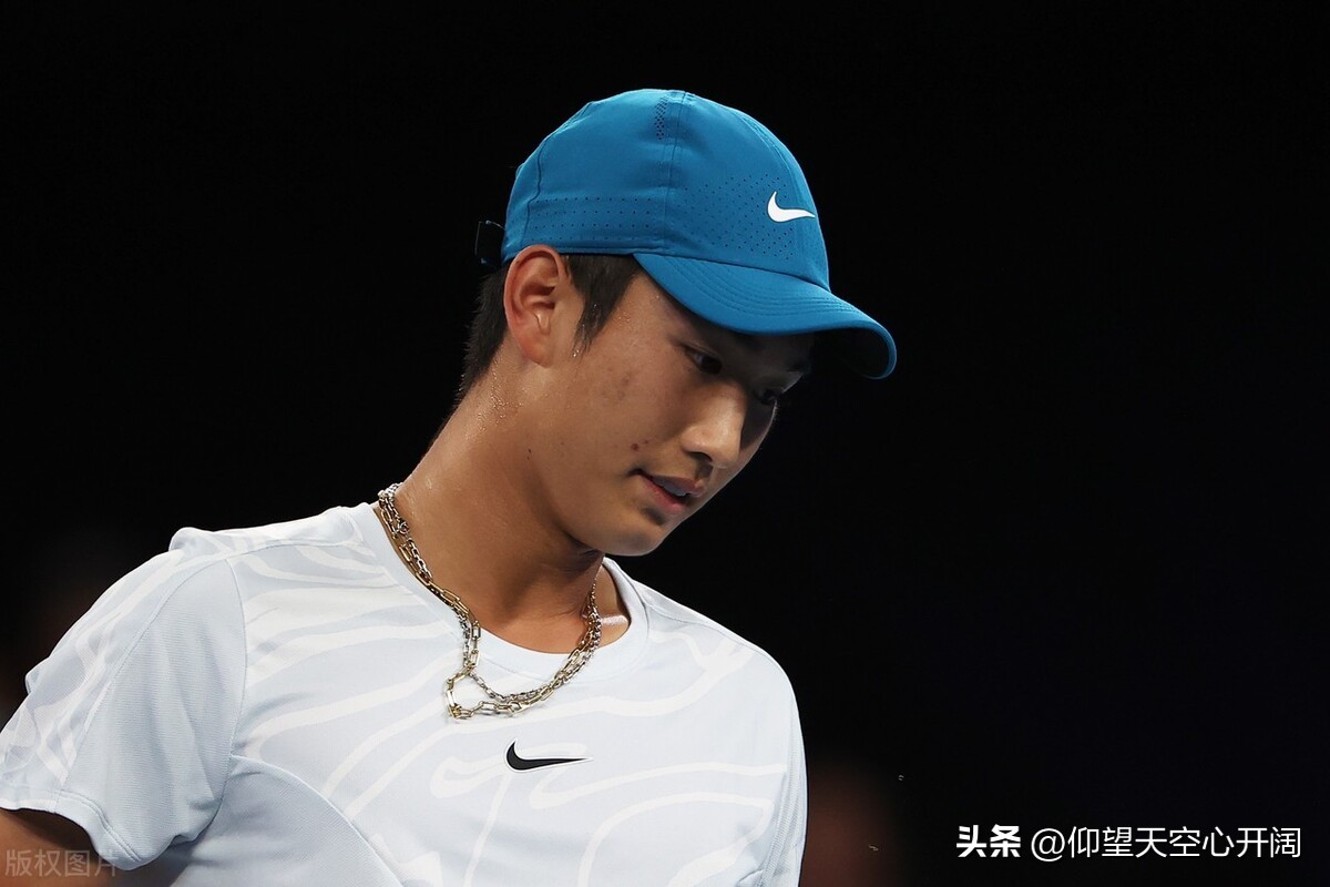 中国男网大师赛上大爆发！商竣程2-0种子选手、张之臻2-0创历史