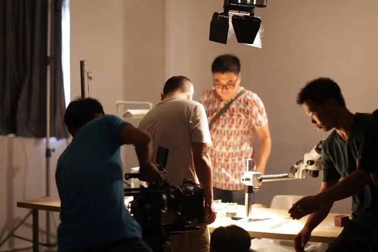 传统媒体广告与网络广告的相同点,电视广告和文字广告是什么关系