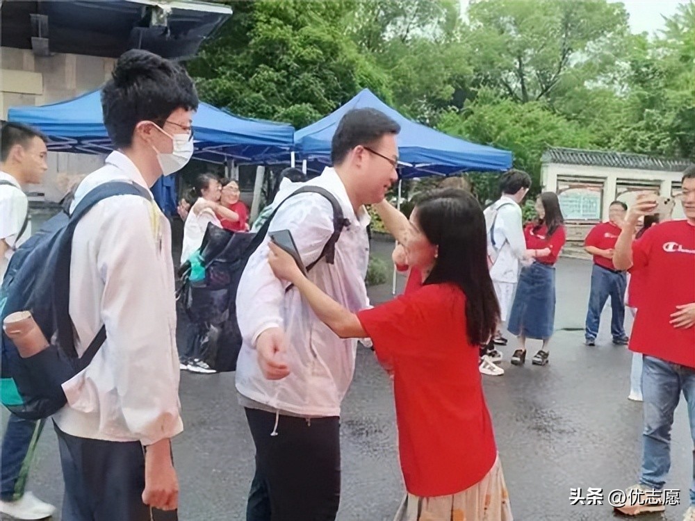 直击高考现场2018,直击高考第一现场助力高考