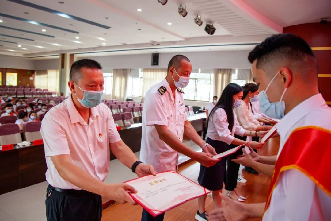 用干部辛苦指数换取群众幸福指数,用辛苦指数换群众幸福指数