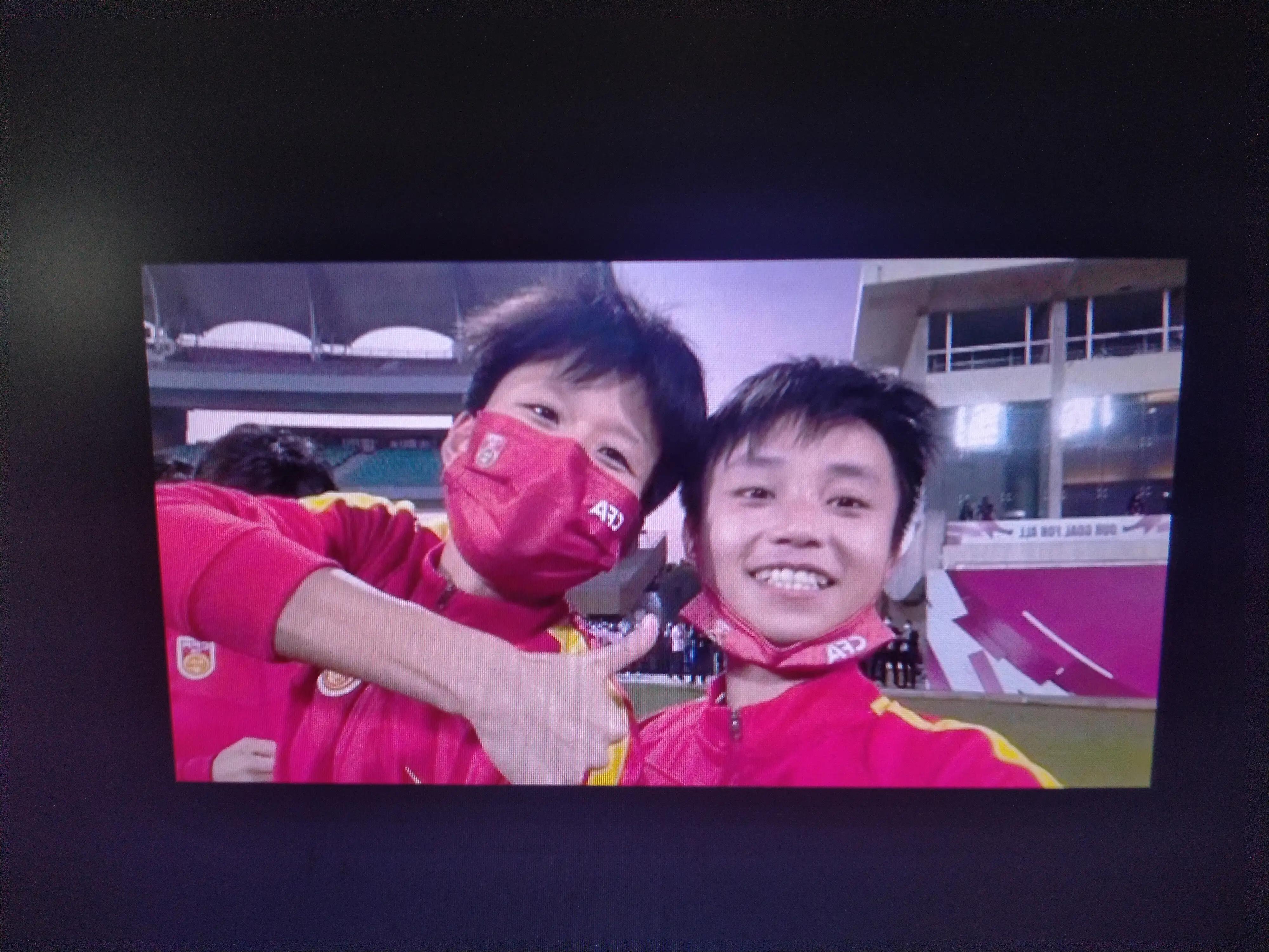 中国女足张琳艳恒大足校过人,中国女足张琳艳头球慢放