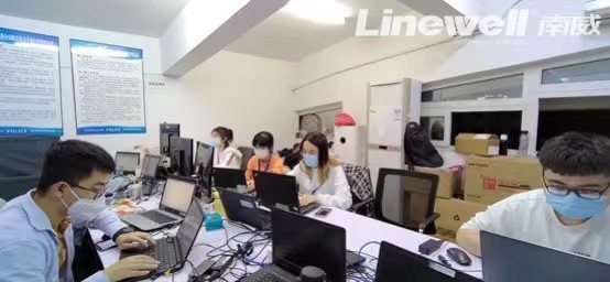 战在疫线共抗疫情展现志愿力量,聚焦疫情防控青岛战疫120小时