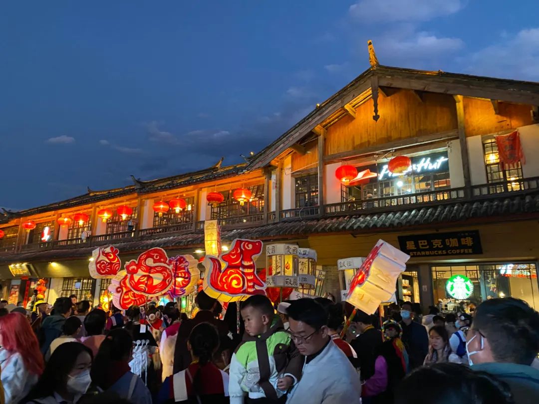 丽江古城花灯,元宵花灯夜空中最亮的星