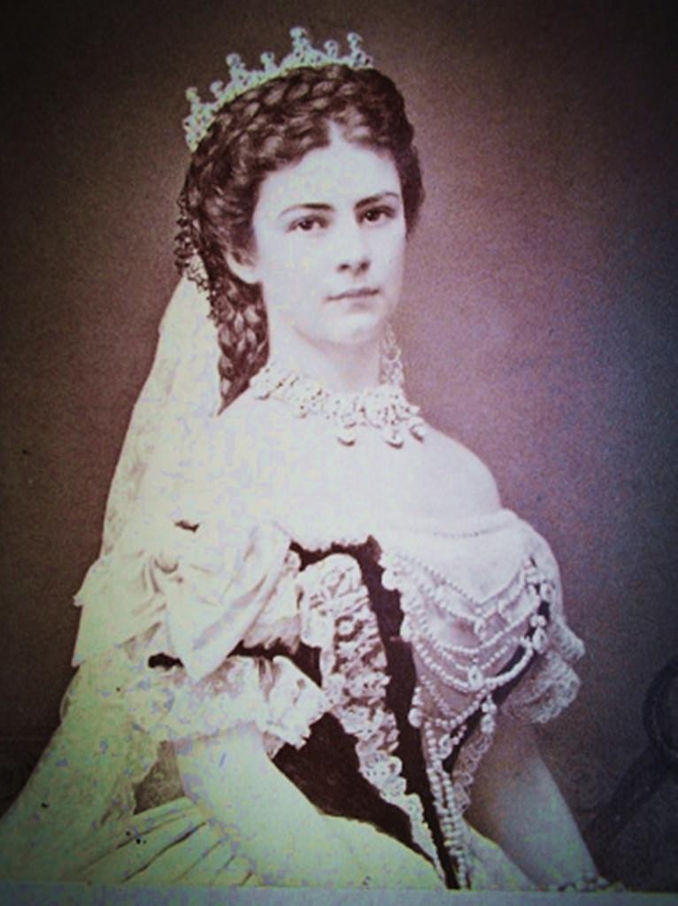 茜茜公主到底有多美,历史上的茜茜公主真的美吗