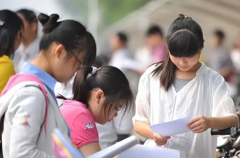 理科女生选择什么专业前景比较好,理科女生理科不好该选什么专业