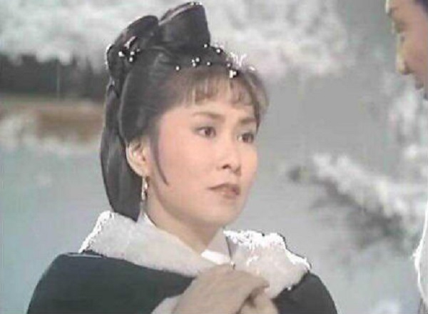 射雕英雄传包惜弱喜欢完颜洪烈吗,包惜弱喜欢完颜洪烈还是杨铁心