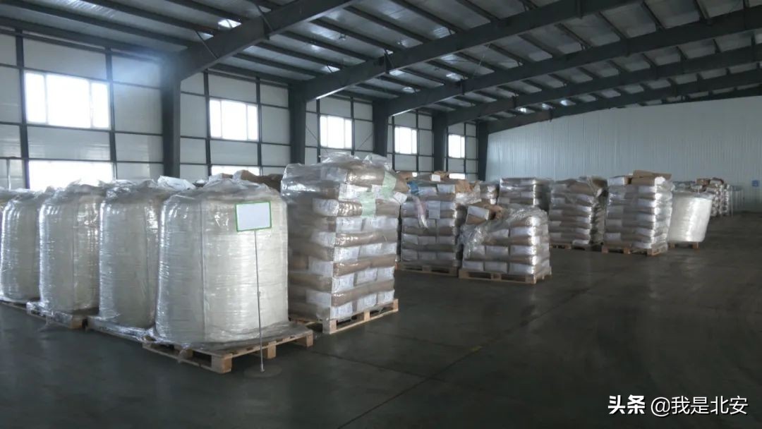 李华检查督导进口原材料储存加工企业疫情防控工作