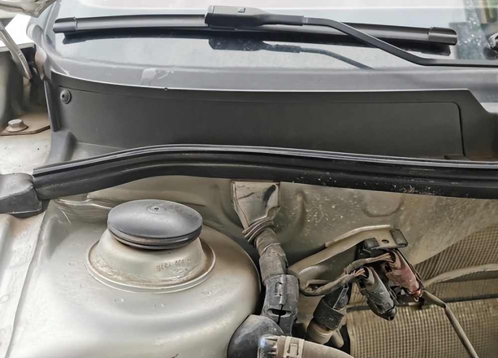 车内空调异味刚换的空调滤芯,车里有异味换空调滤芯管用吗