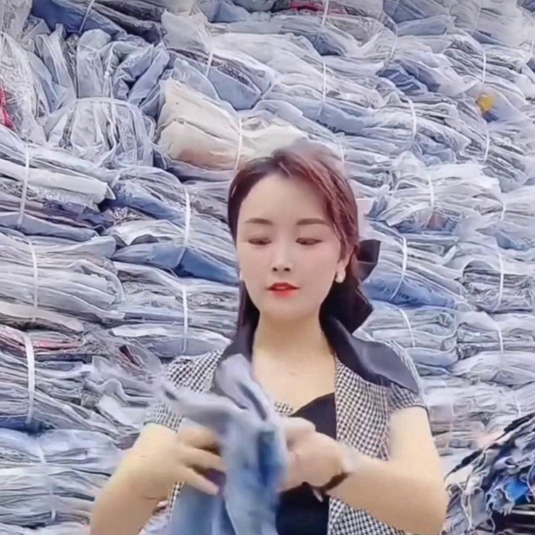 最有魅力的牛仔短裤,魅力时尚牛仔裤短裤