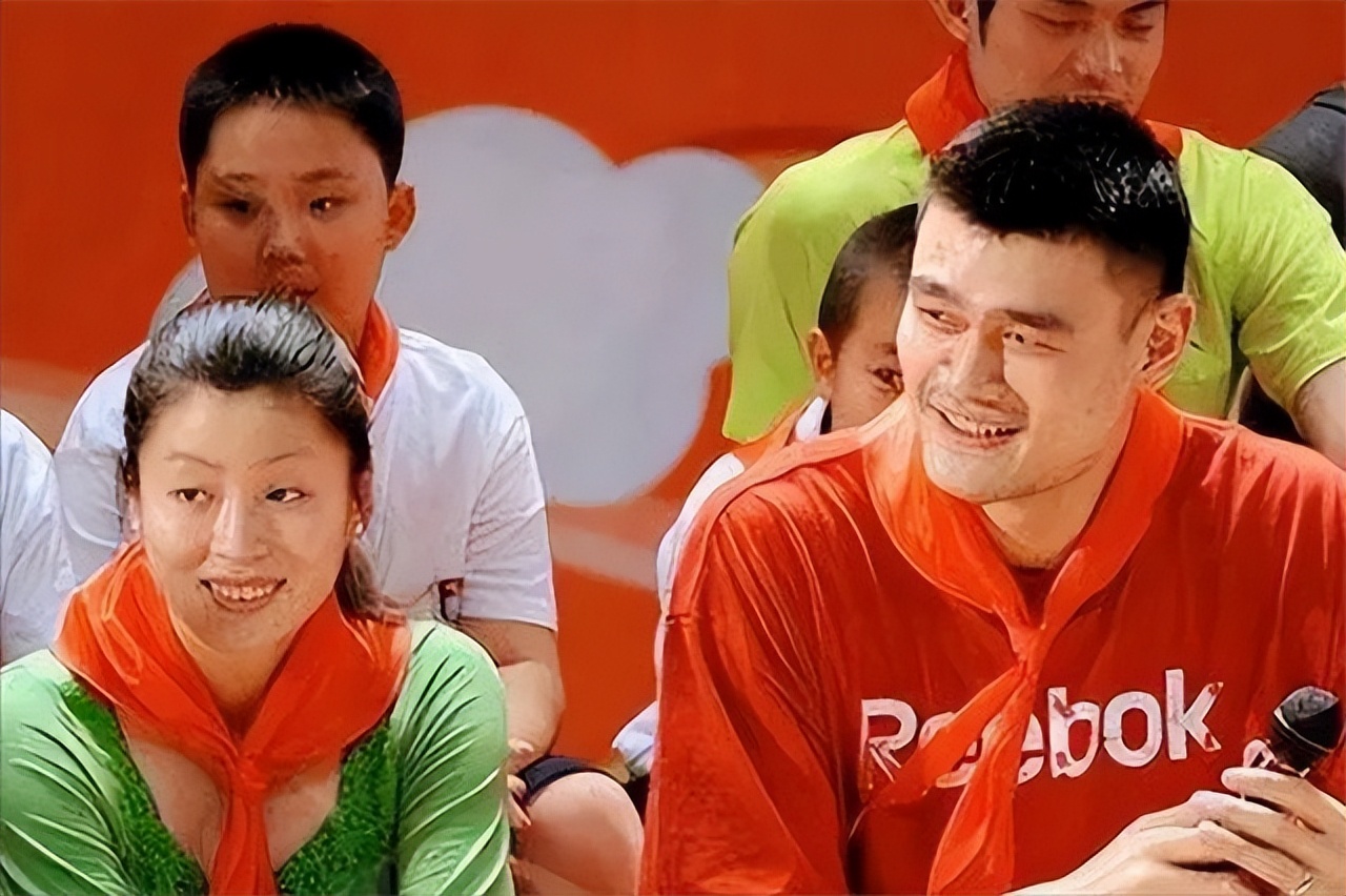 姚明一家三代近照,姚明个人资料及父母