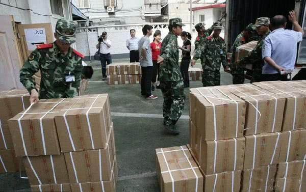 03年轰动中央的大案，19岁少年偷走高考试卷，万千考生因此落榜