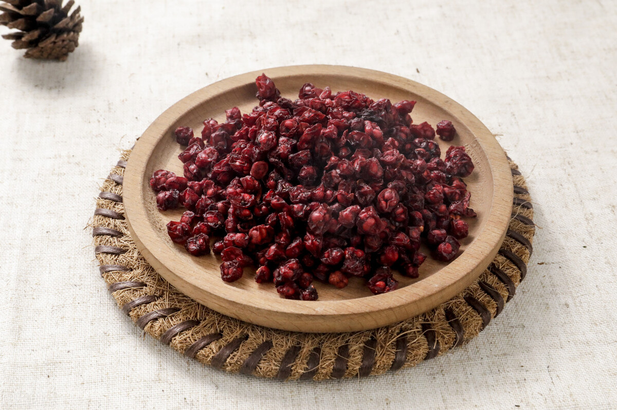 今日药材行情芡实射干陈皮太子参五味子地龙浙贝母生地白芨枳壳