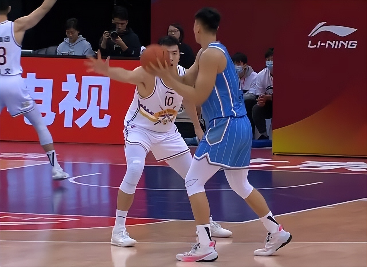 82-75!北京双雄的投射能力让人担忧!杨健杨毅:现代篮球不常见