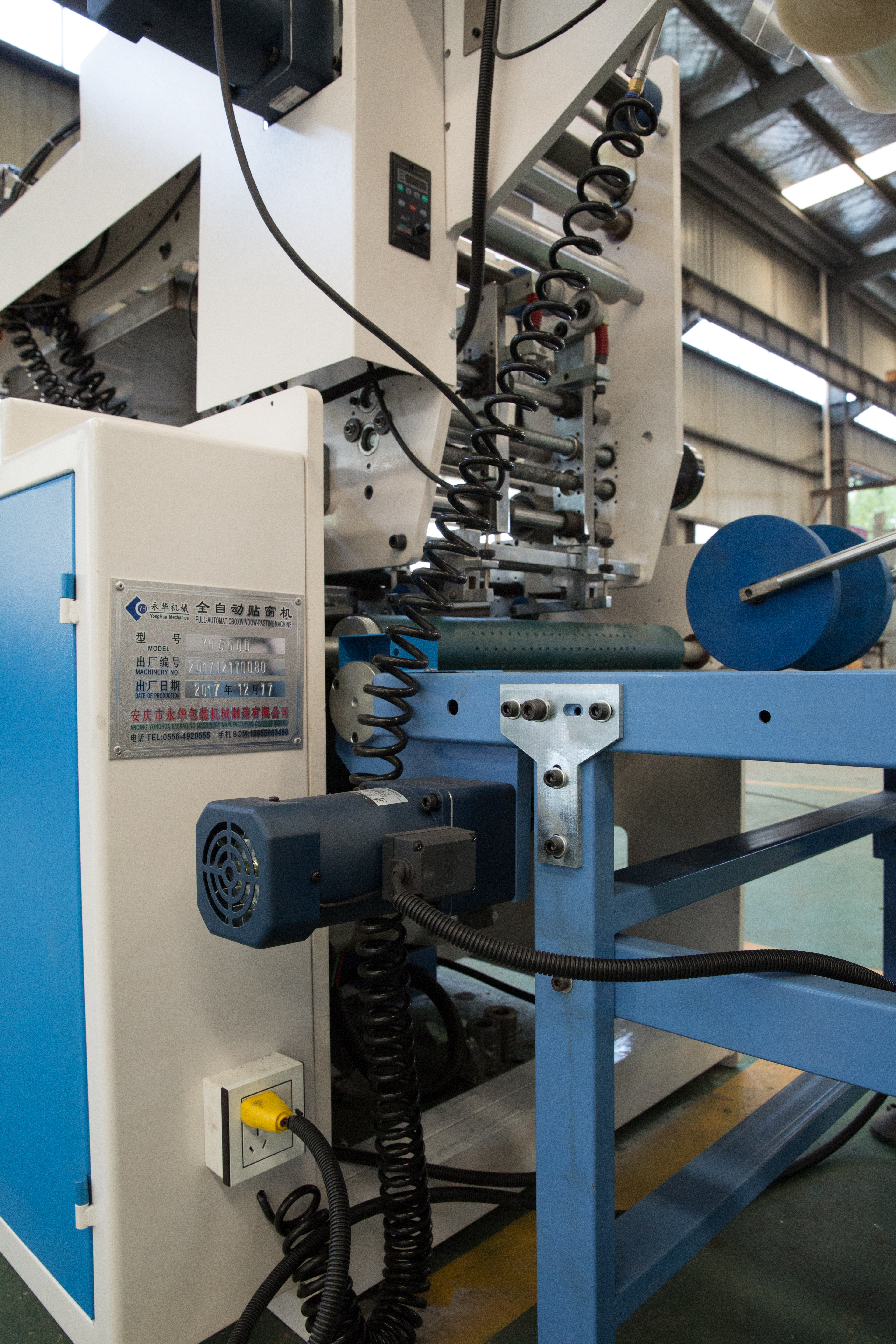 安庆永华机械,安庆永华机械打造知名贴窗机品牌