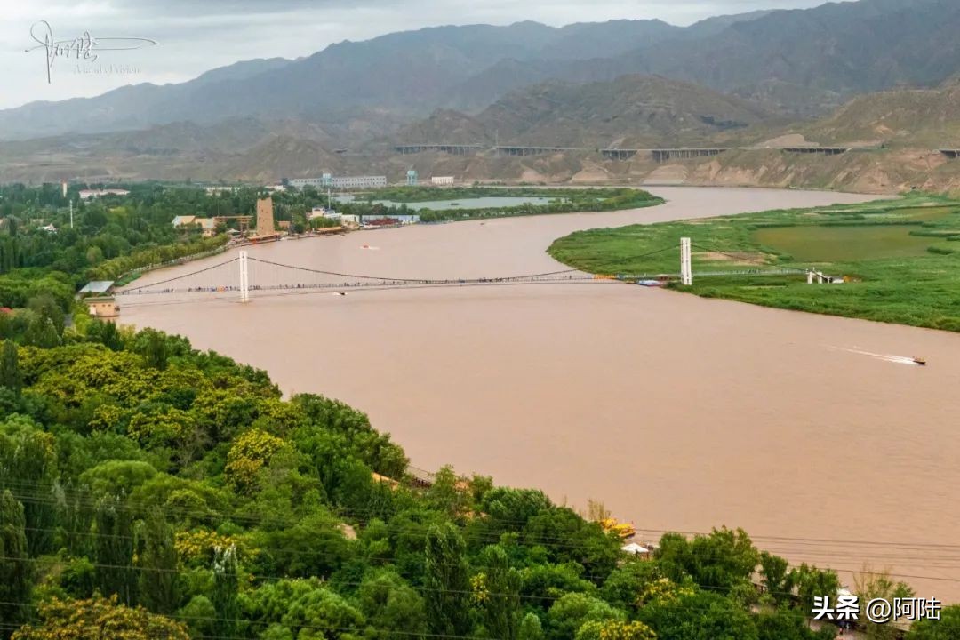 游玩鸣沙山,鸣沙山月牙泉与中卫沙坡头哪个好