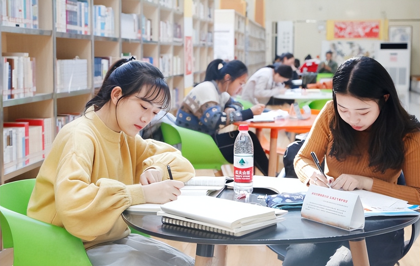 年轻人沉迷奶嘴乐,年轻人沉迷游戏危害