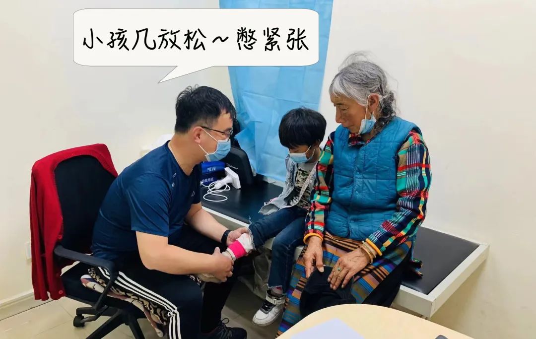 骨折30年被人当“*子骗**”，只因帮深圳这香港医生说了一句话