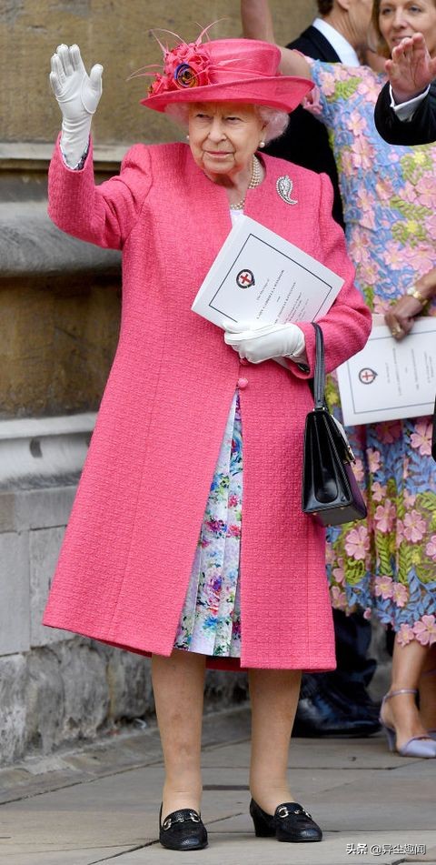 皇室蓝英国皇室衣服,英国王室穿什么颜色好看